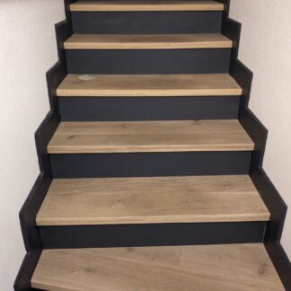 Habillage escalier béton en chêne massif